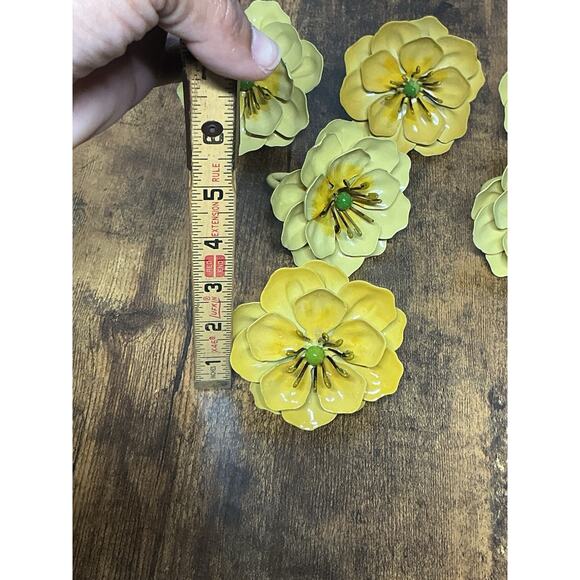 ITALIAN TOLE YELLOW FLOWER NAPKIN RINGS SET 6 ITALY HOLLYWOOD REGENCY Yellow - Picture 6 of 6